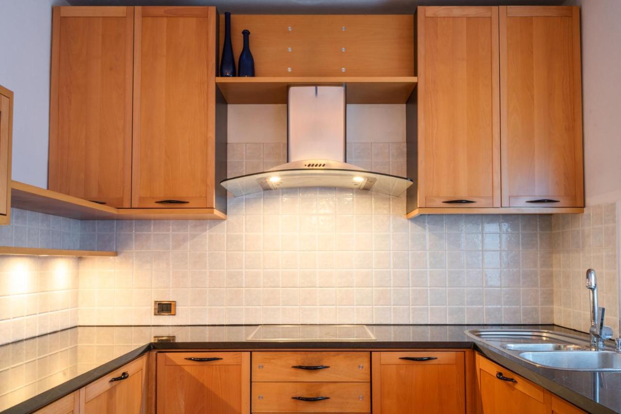Strategic Apartment - Near Bolzano Prato all'Isarco Luaran gambar